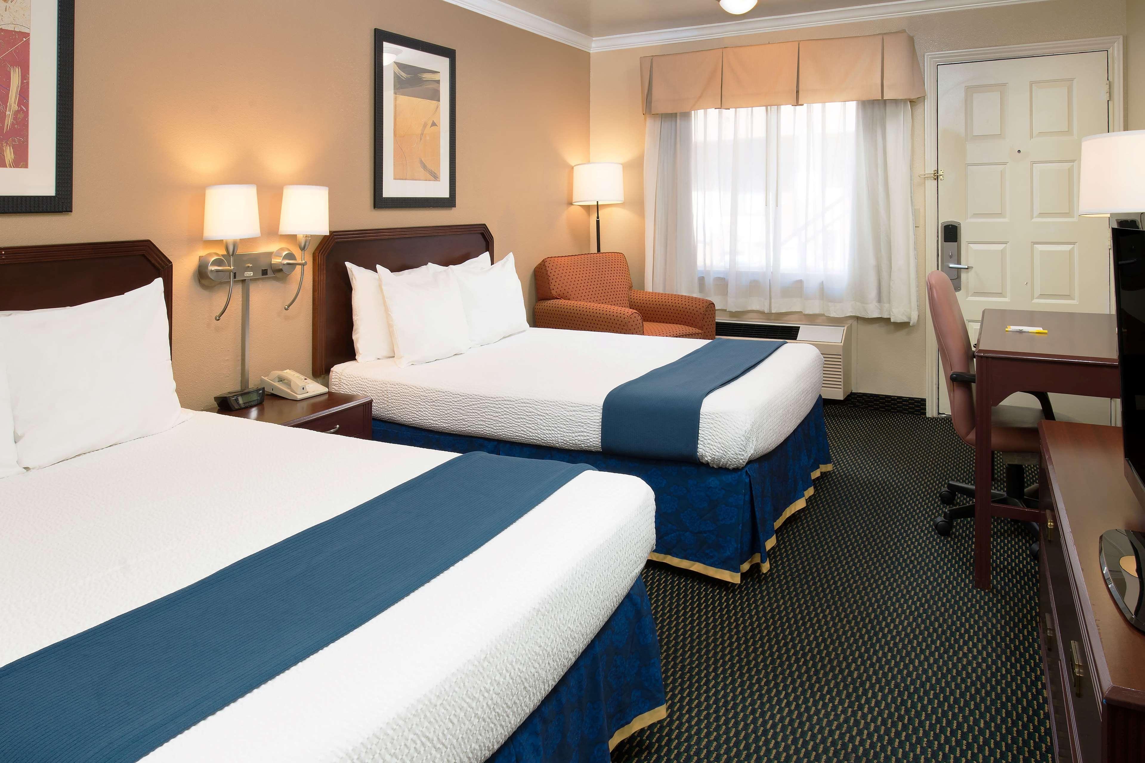 Days Inn By Wyndham Pinole Berkeley Dış mekan fotoğraf