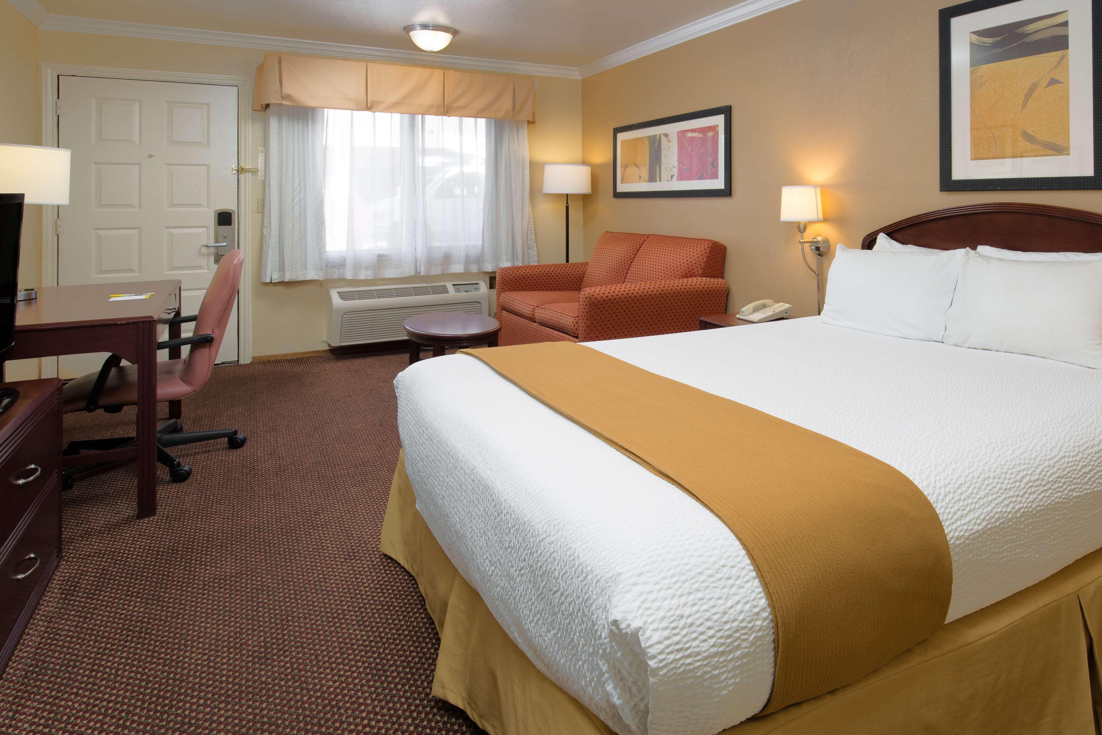 Days Inn By Wyndham Pinole Berkeley Dış mekan fotoğraf