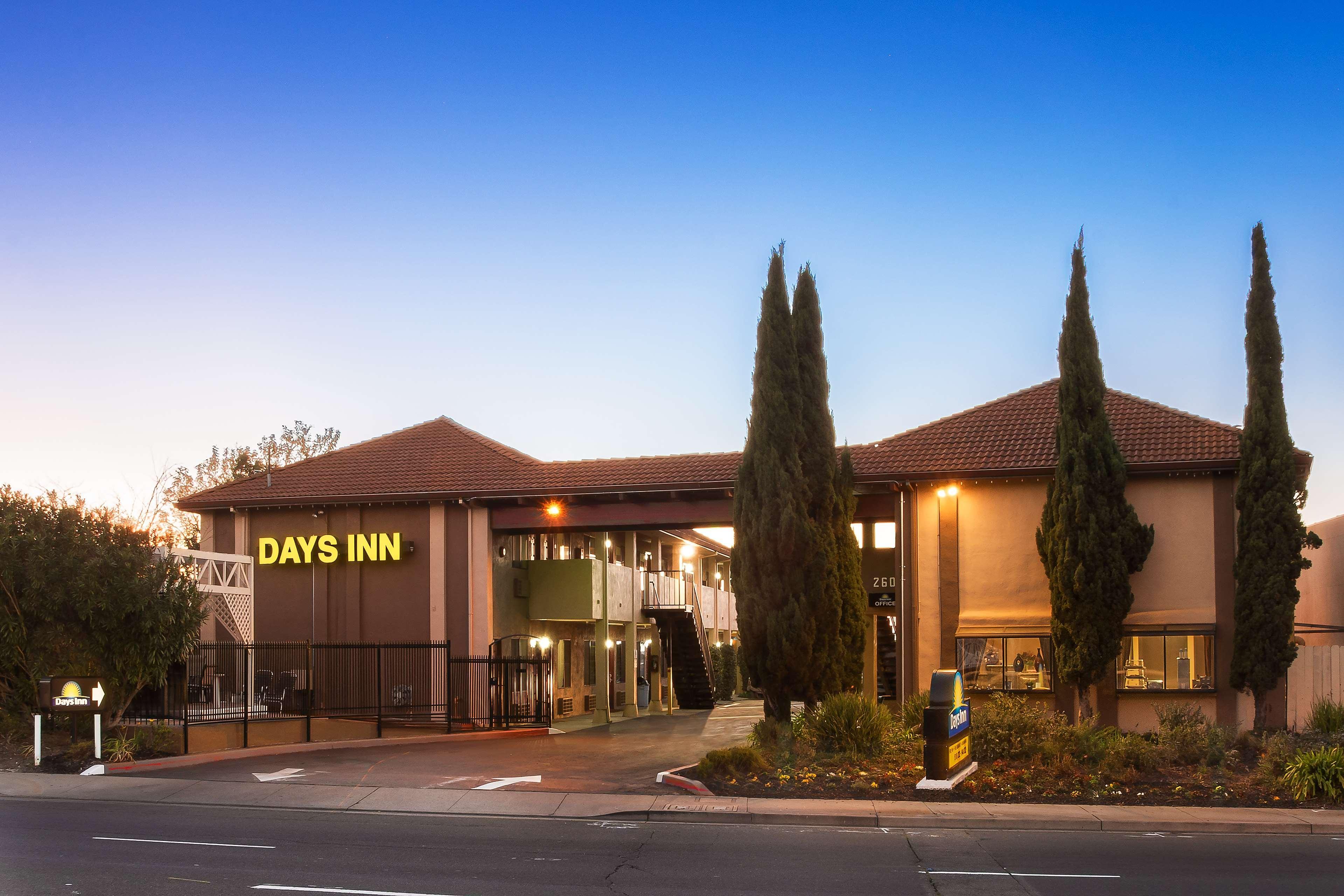 Days Inn By Wyndham Pinole Berkeley Dış mekan fotoğraf