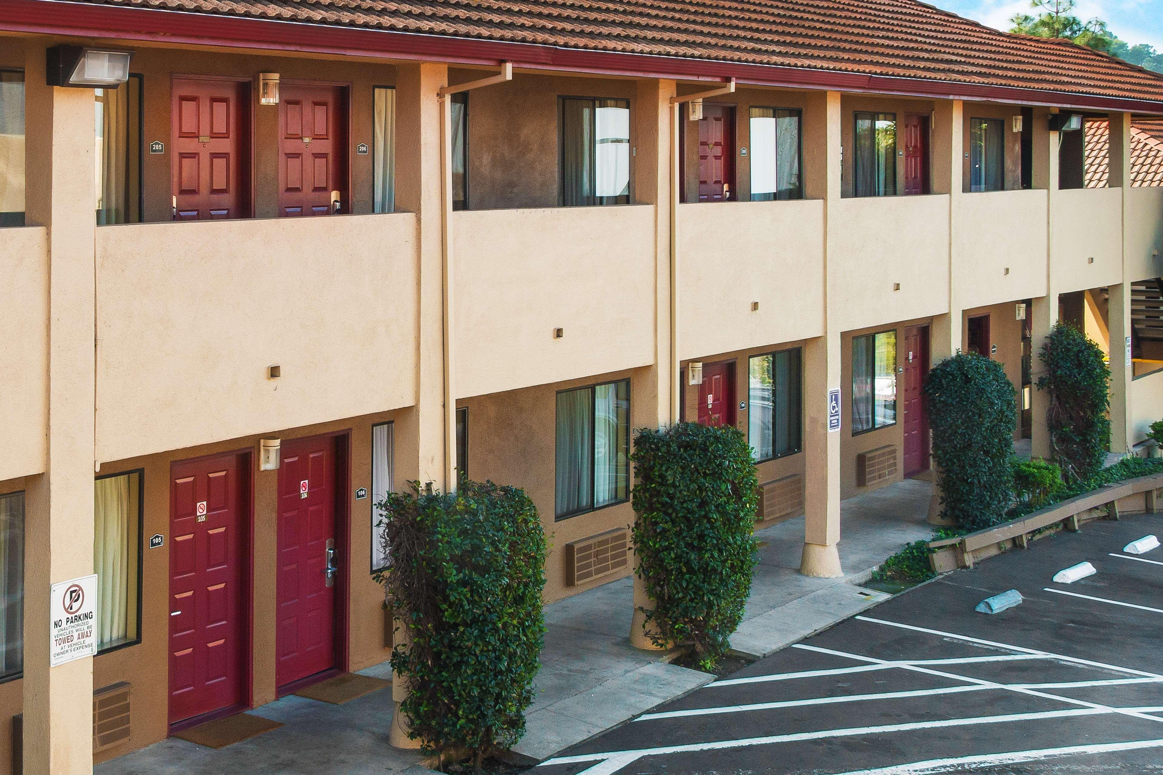 Days Inn By Wyndham Pinole Berkeley Dış mekan fotoğraf